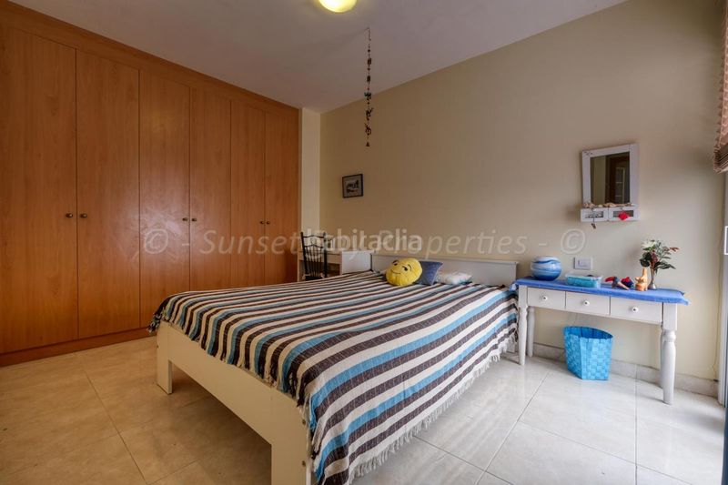 Foto f5f84560-dd20-4b35-a35f-13f4e0353b3c. Pis amb aparcament a Playa de San Juan Guía de Isora