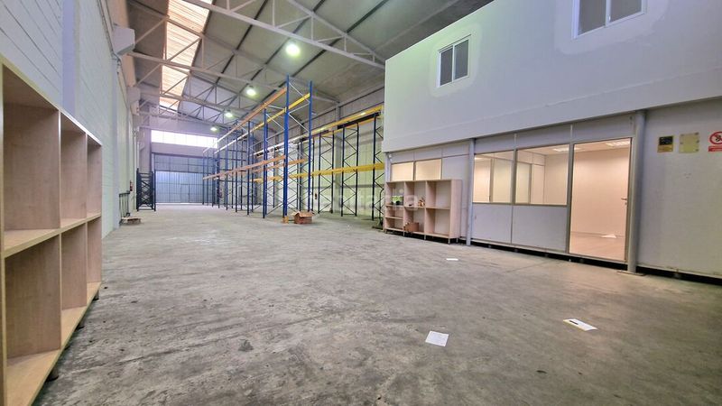 Foto d623eae5-f7b6-4cc3-8b3b-5d9b00f73eeb. Location bâtiment à usage industriel dans Lezo