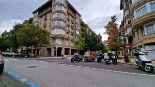 Parking coche en Antiguo