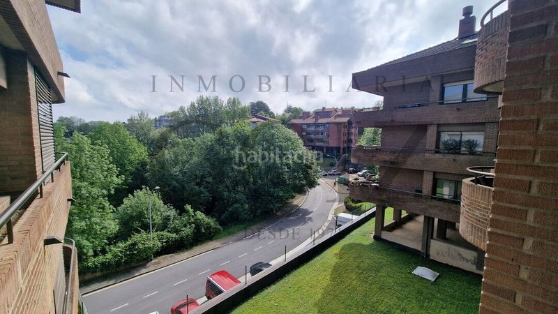 Foto f2781e92-a7e1-44f9-8beb-49d581a74e00. Pis amb calefacció aparcament a Aiete Donostia - San Sebastián