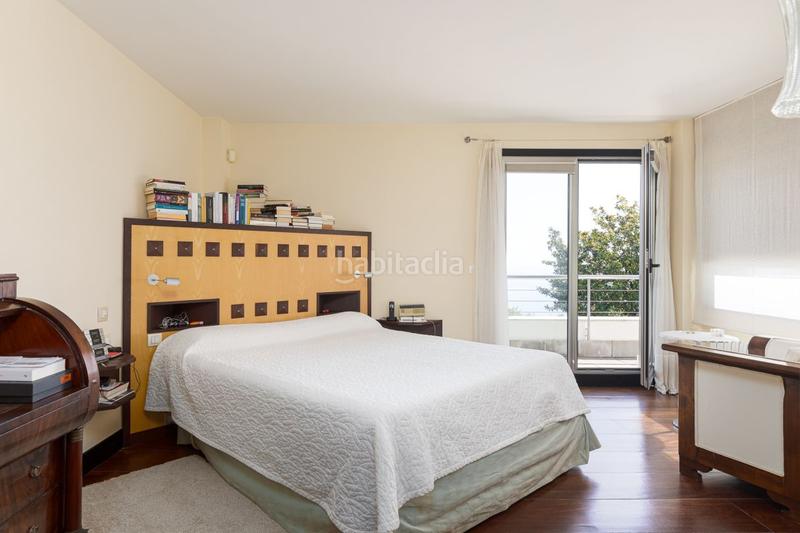 Foto 289d3dcb-c6c5-4b01-9444-a3b5c7f4d98d. Casa aparellada amb calefacció aparcament piscina a Donostia - San Sebastián