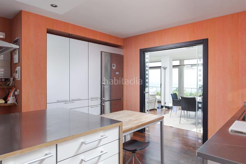 Foto 2cef430b-3a84-46fe-a946-391d1bf0e880. Casa aparellada amb calefacció aparcament piscina a Donostia - San Sebastián