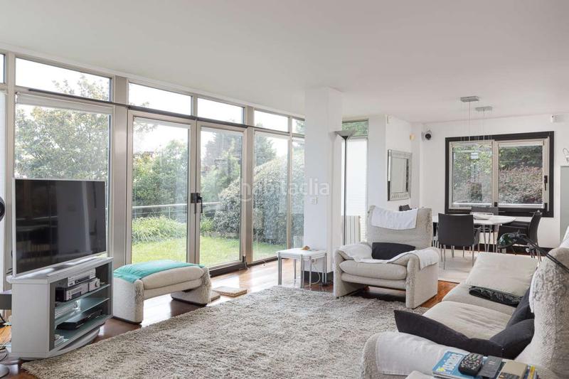 Foto e7da221c-2a92-41d0-b806-a28ccd022db1. Casa aparellada amb calefacció aparcament piscina a Donostia - San Sebastián