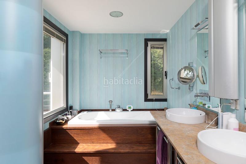 Foto 944912c9-762d-4ebf-954b-95bd3e917783. Casa bifamiliare con riscaldamento parcheggio piscina in Donostia - San Sebastián