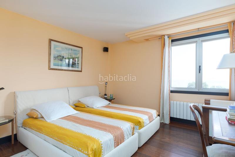 Foto 94bae3b9-a769-48d9-b415-498e6fed094c. Maison jumelée avec chauffage parking piscine dans Igeldo Donostia - San Sebastián