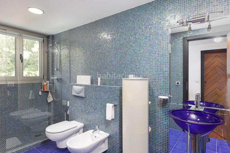 Foto cdb5e347-d0ff-447e-b3be-0826cd0e1216. Maison jumelée avec chauffage parking piscine dans Igeldo Donostia - San Sebastián