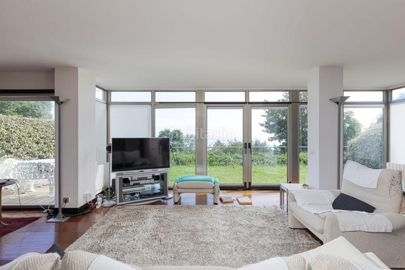 Foto 8110ee42-7757-46a1-be16-37f7845488cf. Towny house with heating parking pool in Igeldo Donostia - San Sebastián