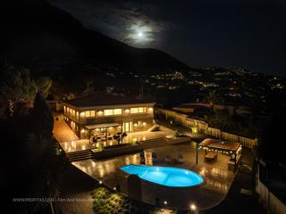 Casa en Altea la Vella. Villa con bosque privado en altea la vellase ofrece a la venta u