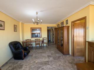 Apartament a Punta Prima. Se vende un apartamento de dos habitaciones en punta prima, cerc