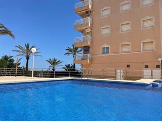 Appartement à Punta Prima. Se vende apartamento de un dormitorio con vistas al mar en una d