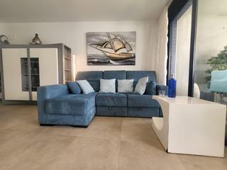 Appartement à Punta Prima. Bienvenido a un refugio acogedor en punta prima. este apartament