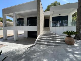 Maison à Los Balcones-Los Altos. Esta magnífica casa en construcción está ubicada en la prestigio