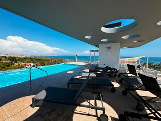 Appartement à Punta Prima. Presentamos un acogedor y luminoso apartamento de tres habitacio