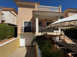 Maison à Los Balcones y los Altos. Bienvenido a este espacioso y acogedor chalet de cuatro dormitor