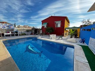 Casa in Punta Prima. En el corazón de punta prima, a pocos pasos del mar, se vende un