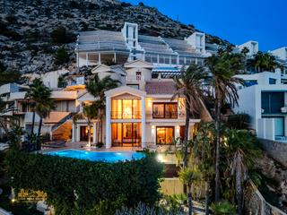 Casa en Altea Hills. Espectacular villa en estilo clásico en altea hills con vistas a