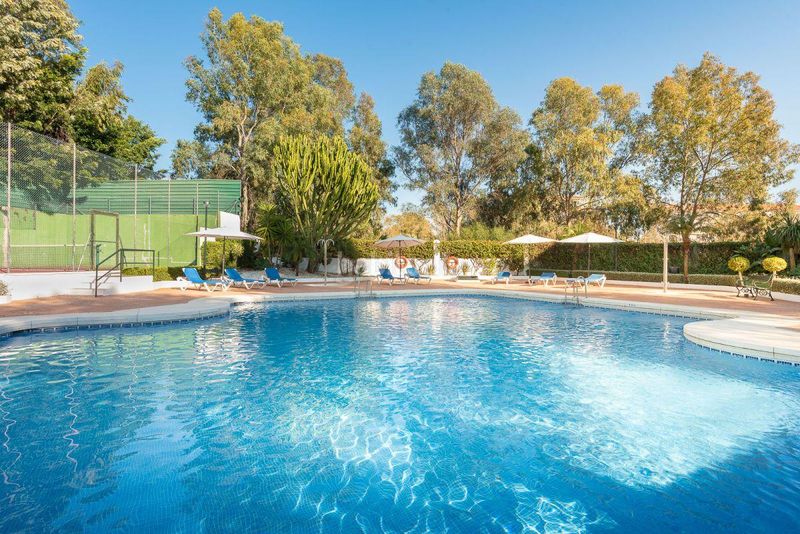 Foto 443c3f2f-b4c6-45ce-9476-1f1f9a05756d. Lloguer pis amb calefacció piscina a Puerto Banús Marbella