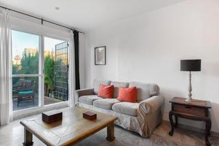 Miete Etagenwohnung in Puerto Banús. Periodo escolar,piso  puerto banús y escuela le roches,de 2 dorm