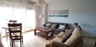 Location Appartement à San Pedro de Alcántara Pueblo. Amplío y luminoso piso de 4 dorm larga temporada ,garaje,piscina