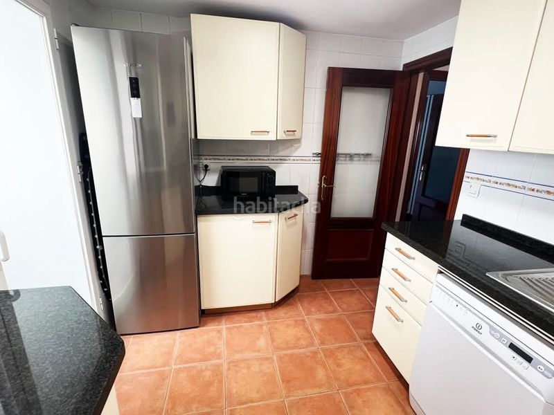 Foto d57fbf49-0d27-49a1-87d2-5e0acaf4128d. Rent flat with heating pool in los jardines de Marbella - la ermita Marbella