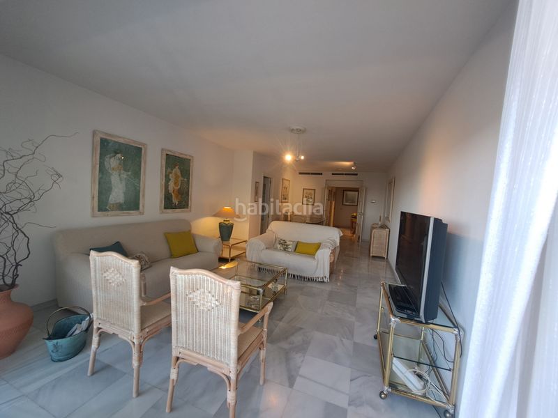 Foto 7d10c8b5-cf04-4e55-9b88-6c13095f8e67. Rent flat with heating parking pool in Playa de la Fontanilla Marbella