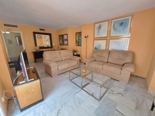 Miete Etagenwohnung in Urbanización los naranjos de marbella 46. Piso  próximo periodo escolar de sept 2025 a junio 2026 ideal es