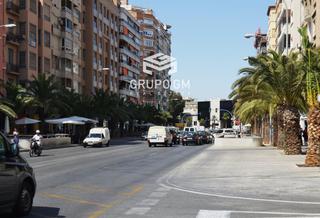 Local commercial  N/a. Oportunidad de inversión en local comercial de gran superficie