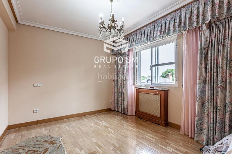 Foto 338a7434-0db1-424d-ad52-1088dcea02c9. Chalet con riscaldamento parcheggio in Somosaguas Pozuelo de Alarcón