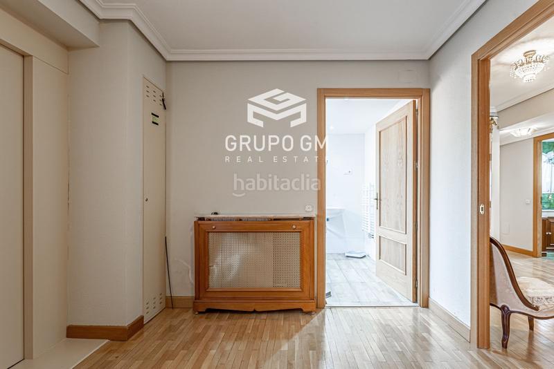 Foto 8a0bf85a-c87b-44e8-b1e5-859b7dcd2a67. Chalet con riscaldamento parcheggio in Somosaguas Pozuelo de Alarcón
