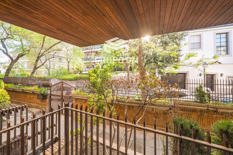 Foto b159a3d6-871b-48c2-8150-46239cda4c36. Pis amb calefacció a El Viso Madrid