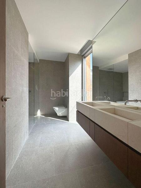 Foto a75af4f1-3a3c-459a-a8dd-96329793015f. Casa con parcheggio in Nueva España Madrid
