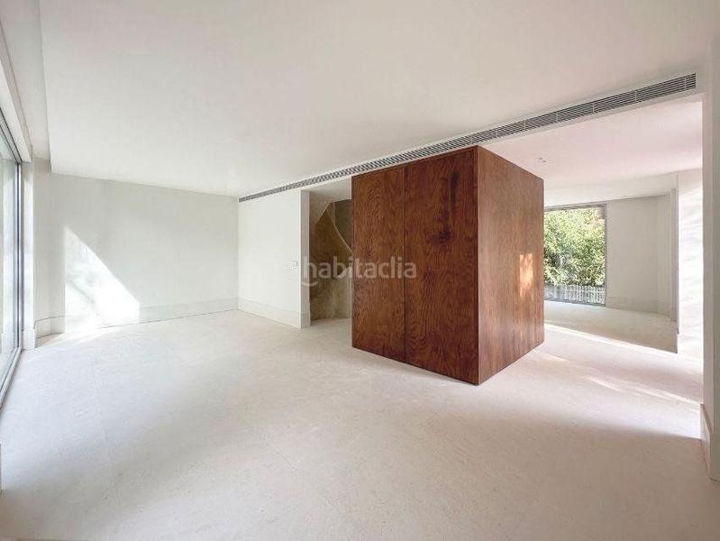 Foto cbf4c31c-3d41-40cb-8048-5ffa8fb46155. Casa con parcheggio in Nueva España Madrid