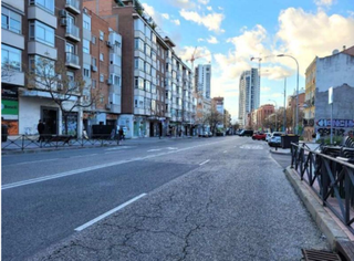 Location Local commercial à Berruguete. Alquiler de local en calle del marqués de viana