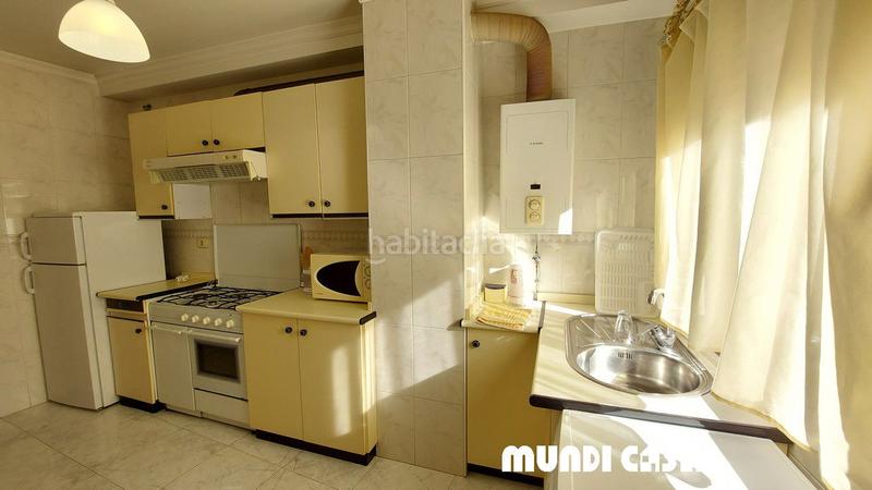 Foto 5b4d5544-a543-452a-be62-08529cc64cd1. Piso  en venta , 3 dormitorios. en Boiro