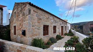 House  Bouciñas- artes. Casa en venta en ribeira.