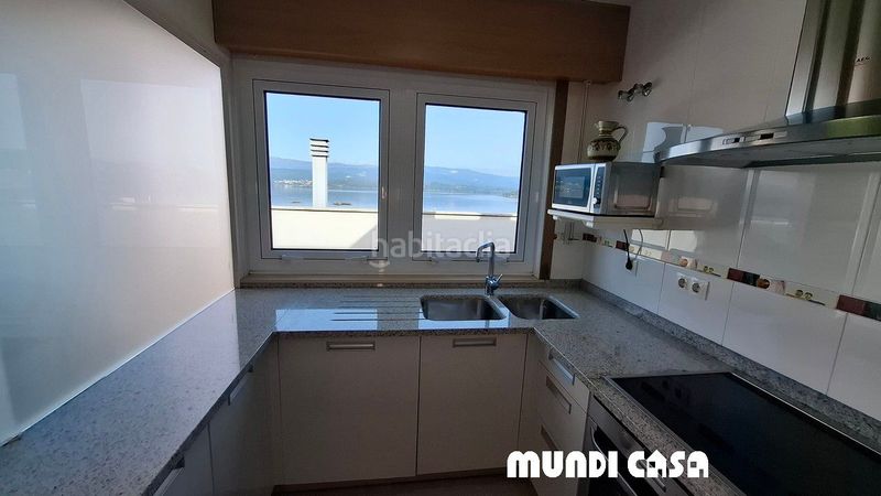 Foto 040d0873-fc47-4376-b3ee-e0bdd6989d74. Apartament amb calefacció aparcament a Rianxo