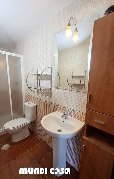 Foto c3e42856-4dc3-4ef8-82c9-e4bb9532a511. Apartament amb calefacció aparcament a Rianxo