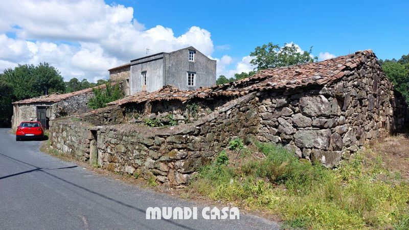 Foto 2f72fd8e-7e02-4e98-975a-2ffbaf8fd605. Casa  en venta , 3 dormitorios. en Boiro