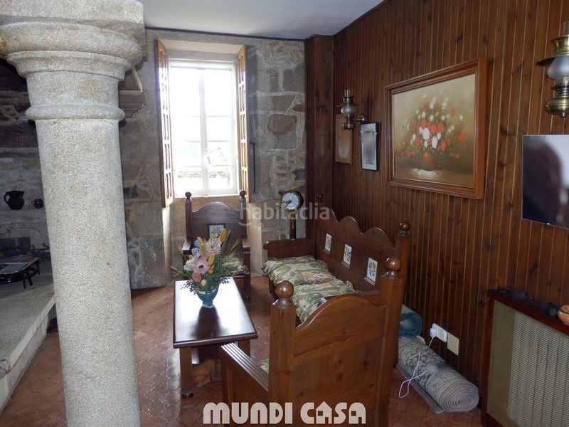 Foto e3d1bed1-2bf3-4276-9950-39eebdf1a70f. Masia amb calefacció aparcament a Padrón