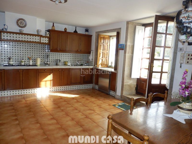 Foto f1bb6998-caf8-416e-a8dd-7351d27d578a. Masia amb calefacció aparcament a Padrón