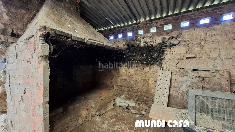Foto 5630912a-85db-48c3-b0fe-509a27925f35. Casa amb aparcament a Boiro