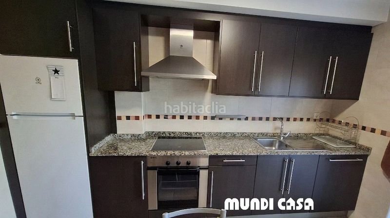 Foto d5fd514e-8b7d-408f-ae11-8b5dc2f963c2. Apartament amb aparcament a Boiro