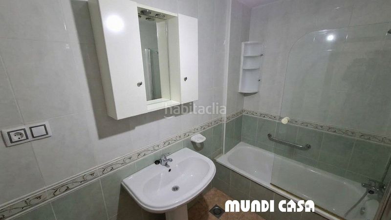 Foto 42e3e2d2-87fc-48c4-af37-1602982c9908. Apartament amb calefacció aparcament a Boiro
