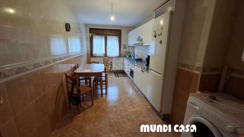 Foto db6e45c4-ac13-4796-8b03-3f42e4a40df5. Apartament amb calefacció aparcament a Boiro