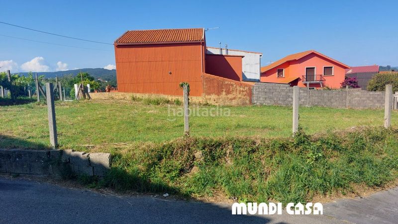Foto f471f8f6-c2a7-4eba-89fe-c420e99aa48d. Terreny residencial a Boiro