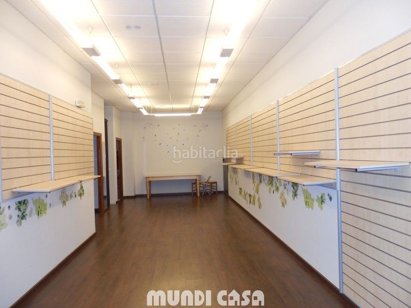 Foto df8df0d8-a101-4746-92d3-9c3ac4466a0b. Local comercial a Boiro