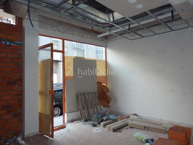 Foto 7aee3654-6cd6-4182-84b6-bc8c12c6e7ca. Local comercial local com. en venta . en Boiro
