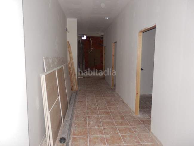 Foto aeb9512f-6d38-443b-ba7e-5cac57a8e864. Local comercial local com. en venta . en Boiro