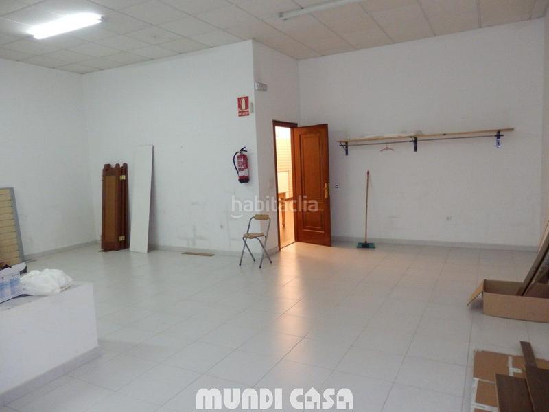 Foto 666fd4b7-3550-4f8b-8e75-528d6304b035. Location local commercial dans n/a dans Boiro