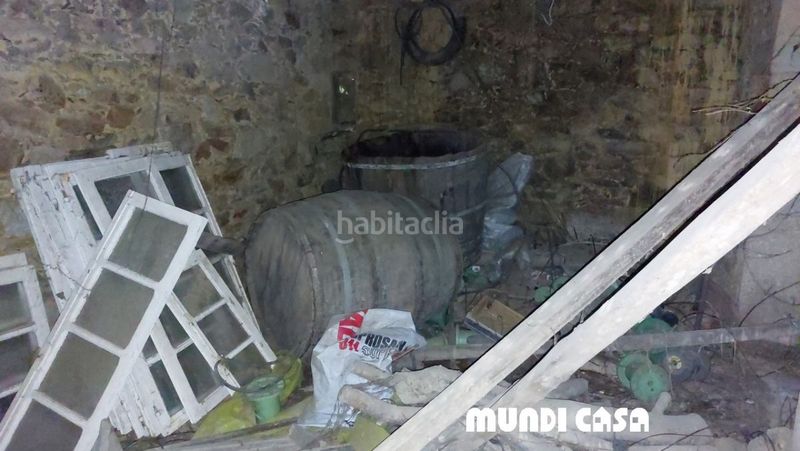 Foto f9aef9ae-2e7b-400c-8598-318bb6ed84d6. Casa a Rianxo